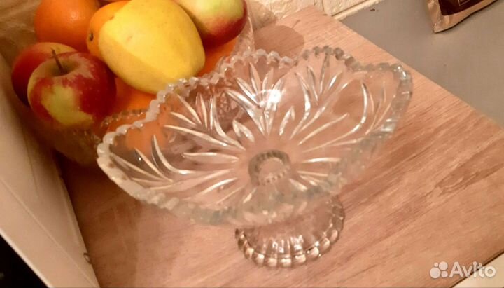 Ваза-конфетница на ножке