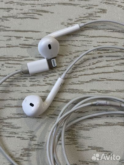 Наушники Apple lighting проводные