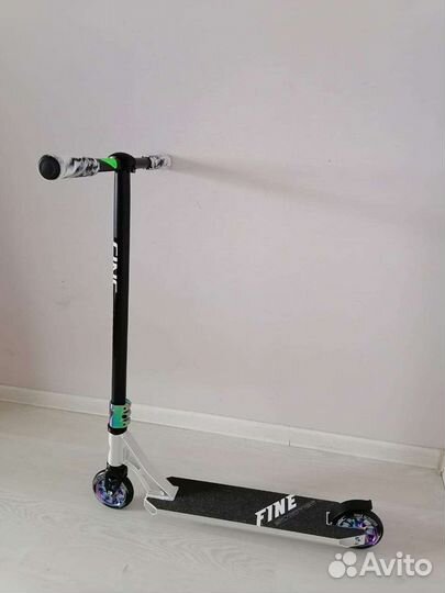 Самокат для экстремальных трюков новый