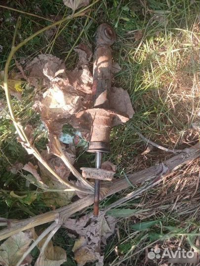 Амортизатор задний Nissan Almera N16 2005