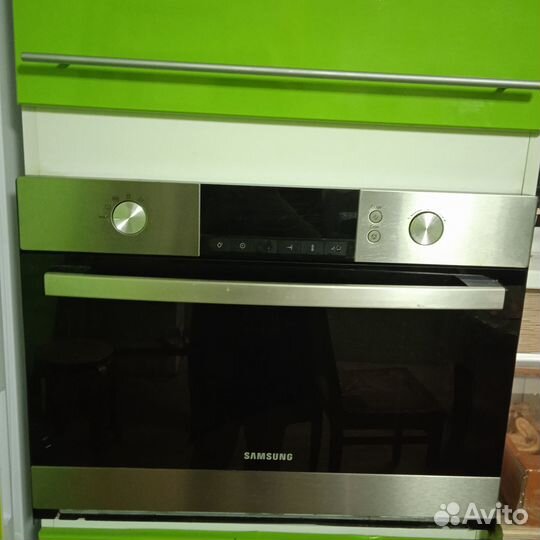 Электрический духовой шкаф с функцией свч