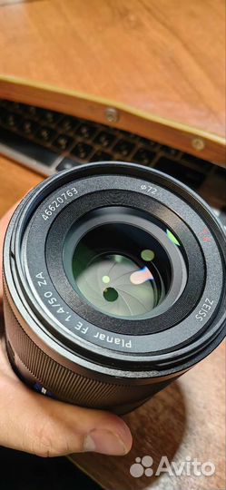 Sony Carl Zeiss Planar T* FE 50mm f/1.4 ZA (sony)