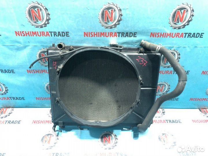 Радиатор охлаждения двигателя Mitsubishi Pajero