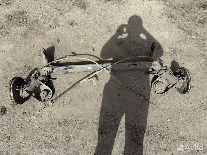 Задняя балка салярис