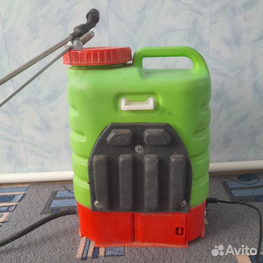 Опрыскиватель садовый аккумуляторный