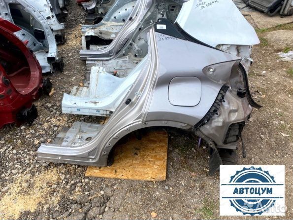 Toyota C-HR левая четверть задняя