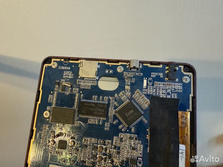 На запчасти Электронная книга Texet TB-126SE