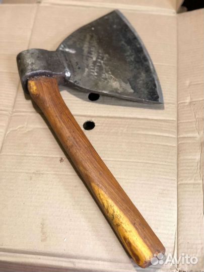 Топор для рубки мяса, колода