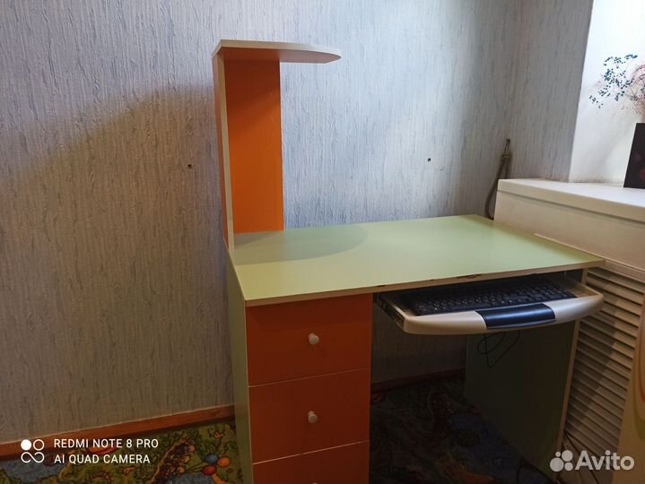 Компьютерный стол