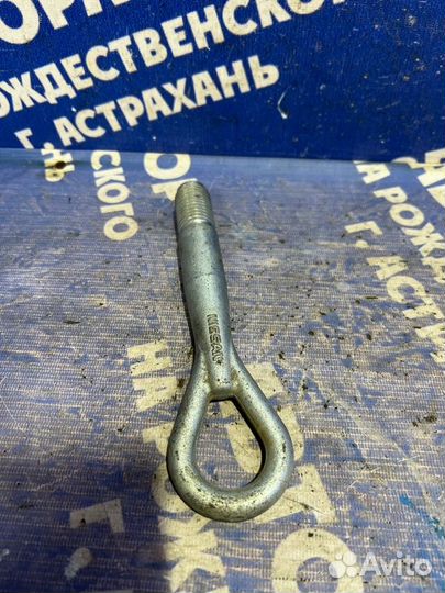 Буксировочный крюк Nissan Juke кроссовер 2012