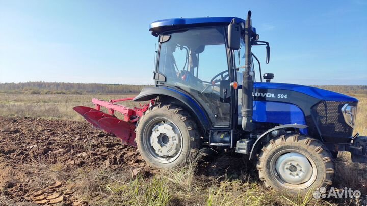 Вспашка земли и целины трактором с плугом, фрезой