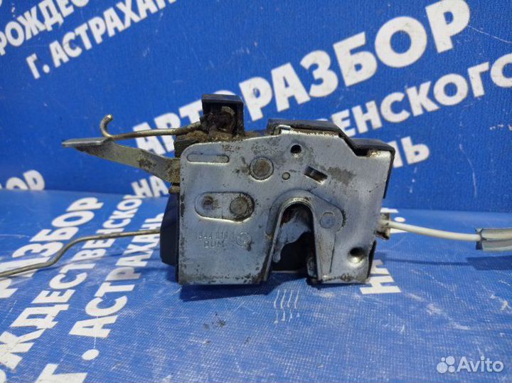 Передний правый замок двери Bmw E34 седан 1993