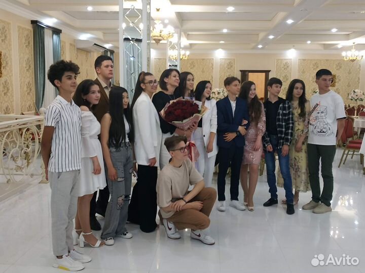 Ведущая на выпускной 9 класс