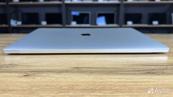 Топовый MacBook Pro 15 2017 i7 16 512