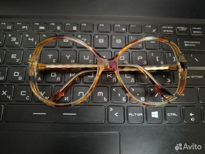 Оправа пластиковая винтажная