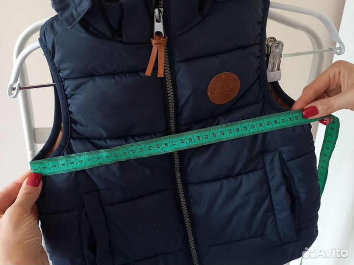 Стильная жилетка HM