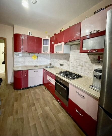 3-к. квартира, 79 м², 8/10 эт.