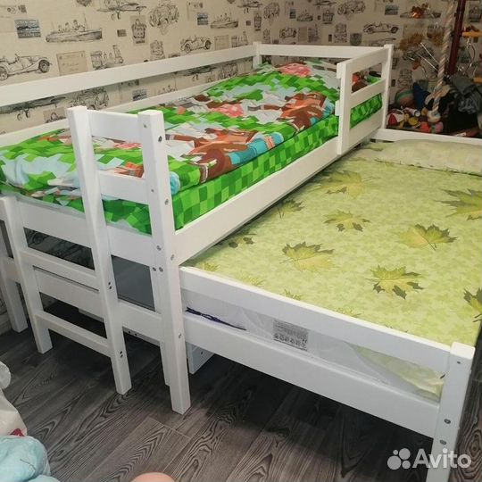 Двухъярусная детская кровать натуральный цвет