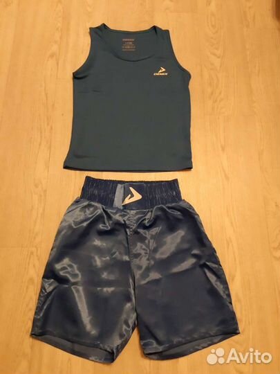 Боксерские шорты и майка