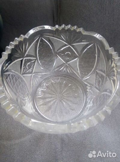 Хрустальная ваза