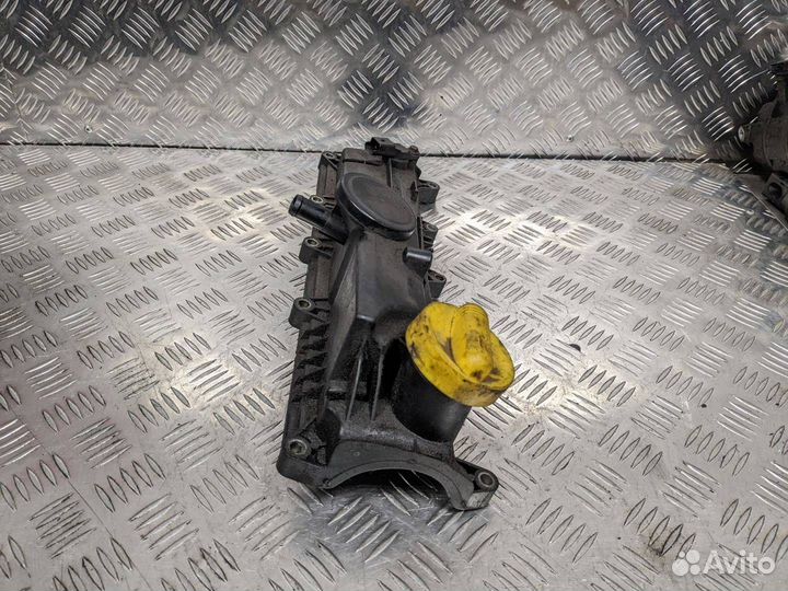 Клапанная крышка Renault Megane 2 (2002 - 2006)