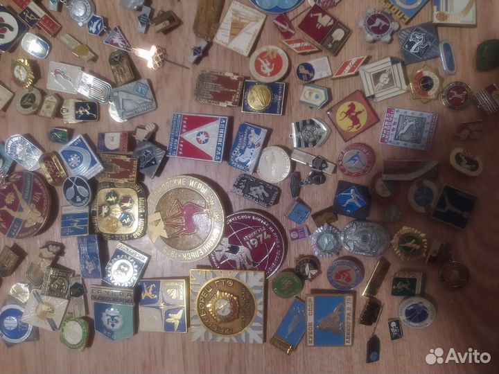 Продаю значки СССР спортивной тематики