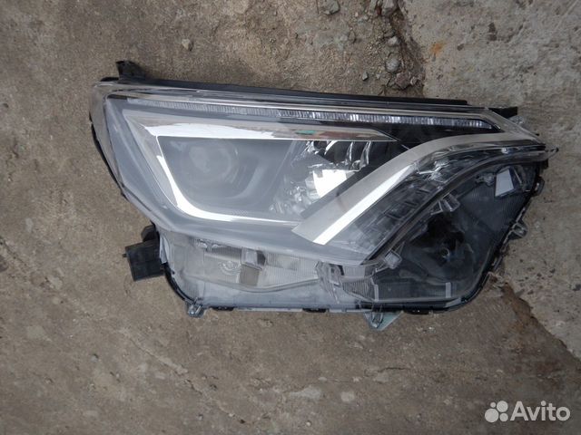 Фара правая LED Toyota RAV 4