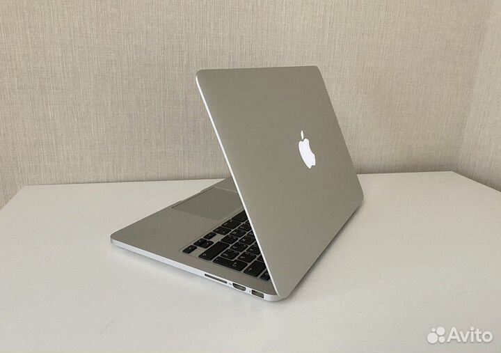 Apple MacBook Pro 13 (Retina ) A1502