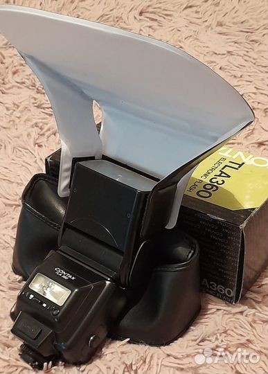 Фотовспышка Contax TLA360 с отражателем LumiQuest