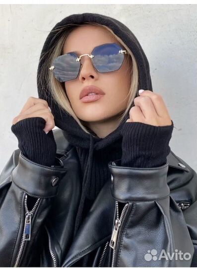 Капор женский вязаный