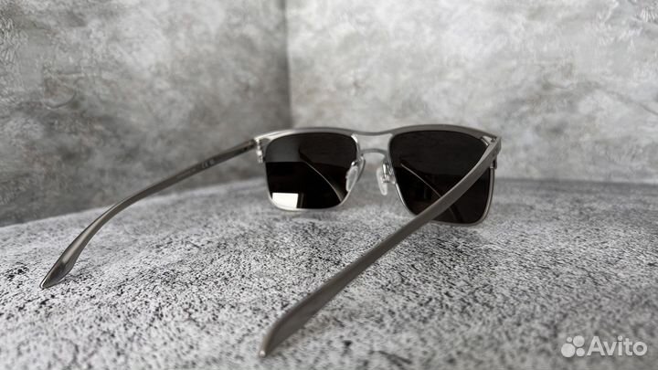 Солнцезащитные Oakley Holbrook Ti Chrome Black