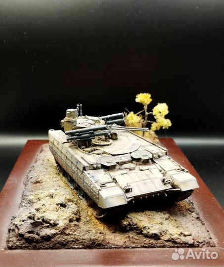 Коллекционная миниатюра бмпт 