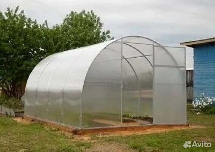 Теплица крепкая