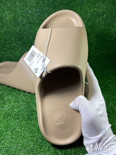 Тапки Adidas Yeezy Slide