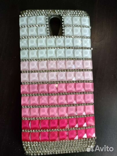 Чехлы на телефон