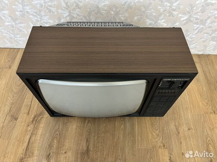 Телевизор Иверия, Изумруд