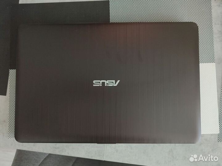 Ноутбук asus