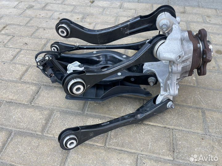 Кулак задний левый на BMW G20