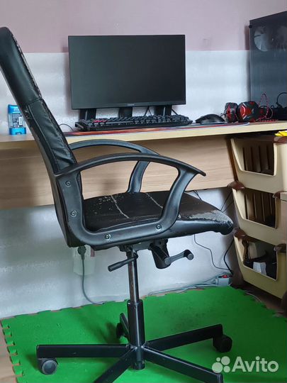 Продаю офисные кресла б/у