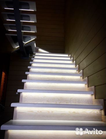 Автоматическая подсветка лестницы. Умный свет