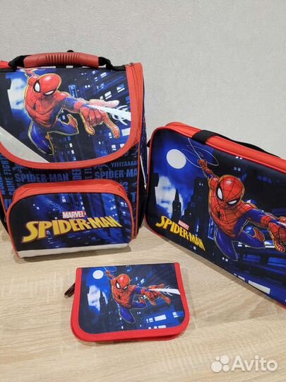 Рюкзак, папки и все для первоклашки