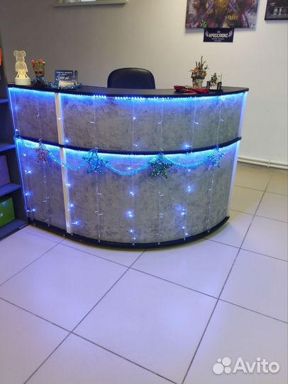 Стойка в магазин или офис