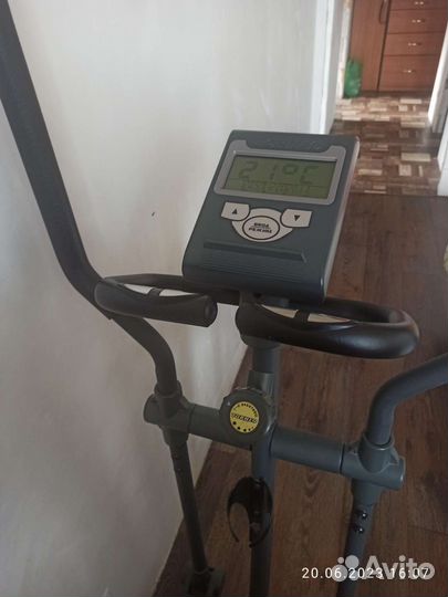 Эллиптический тренажер torneo