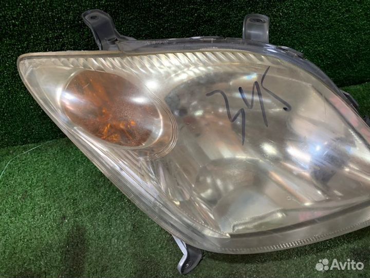 Фара передняя правая Toyota Ist NCP65