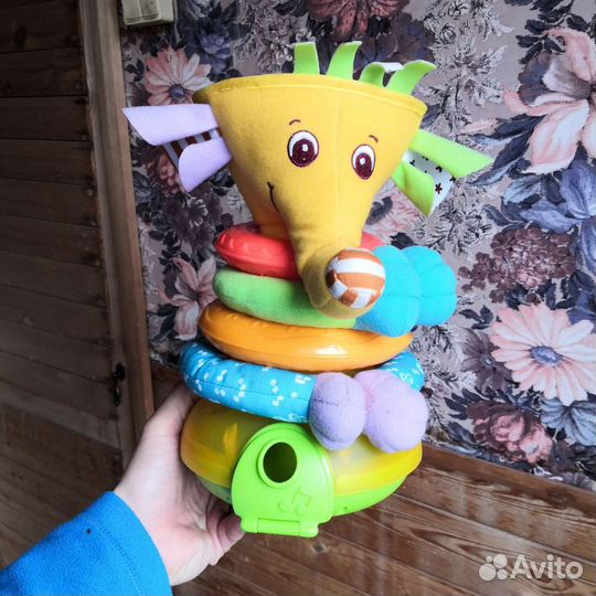 Пирамидка TinyLove слоник музыкальный