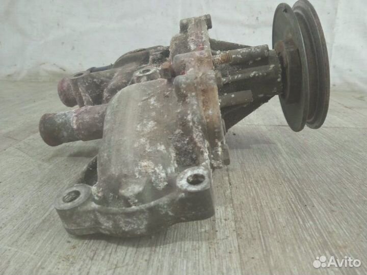 Водяной насос Volkswagen Passat B3 1992
