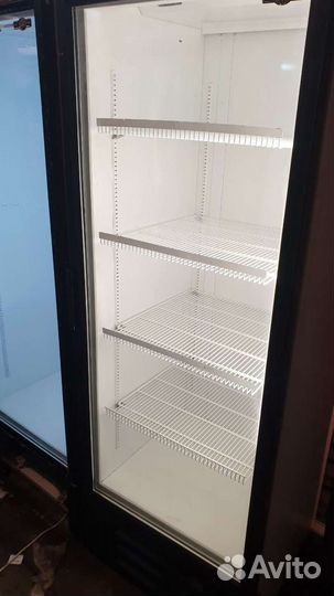 Холодильный шкаф для напитков красный