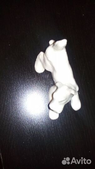 Фарфоровая статуэтка