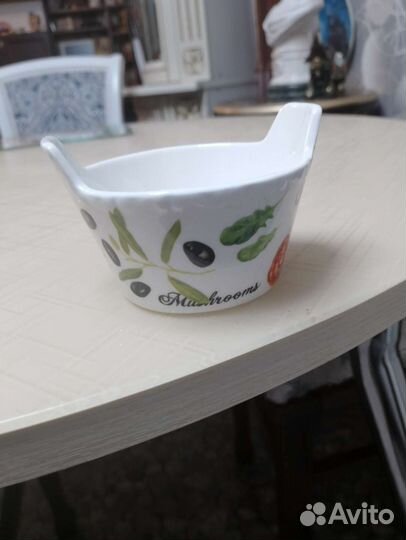 Керамическая тарелочка для маслин