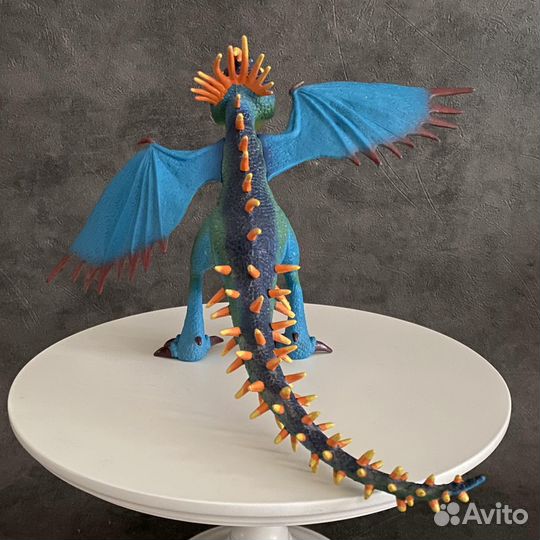 Фигурка дракона 